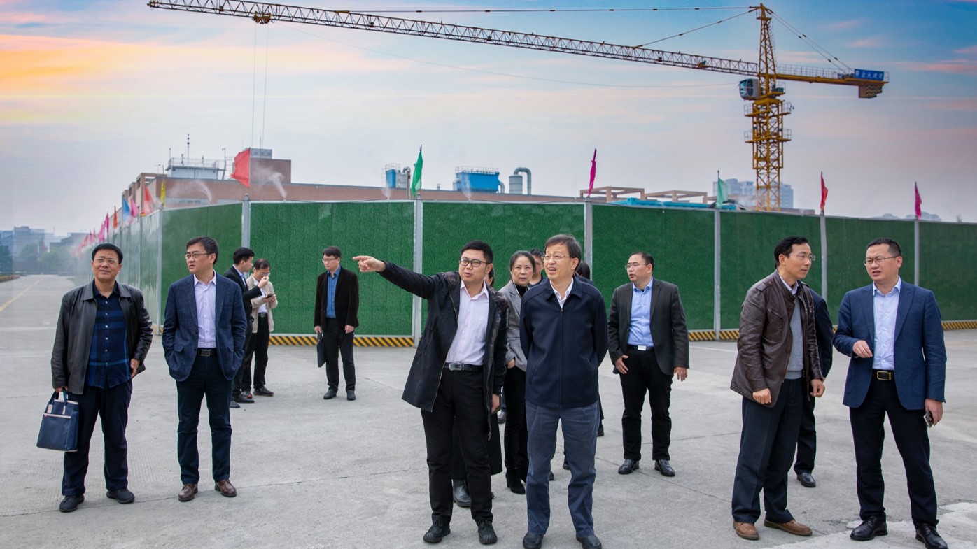 江苏省政府参事调研开云在线药业，共话川药发展之路